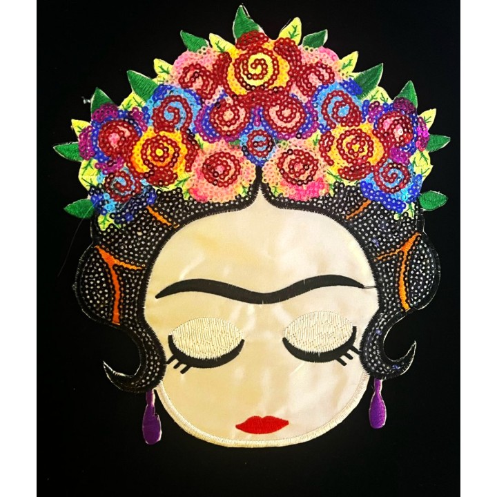 Parche decorado MAC-PAT-1213 con lentejuelas, perlas y barbas.