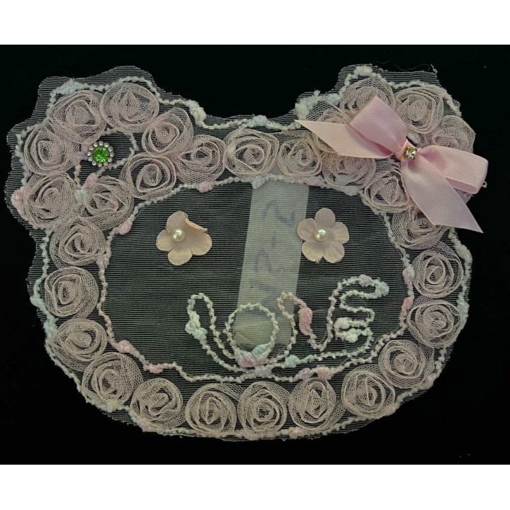 Parche decorado MAC-PAT-1167 con lentejuelas, perlas y barbas.