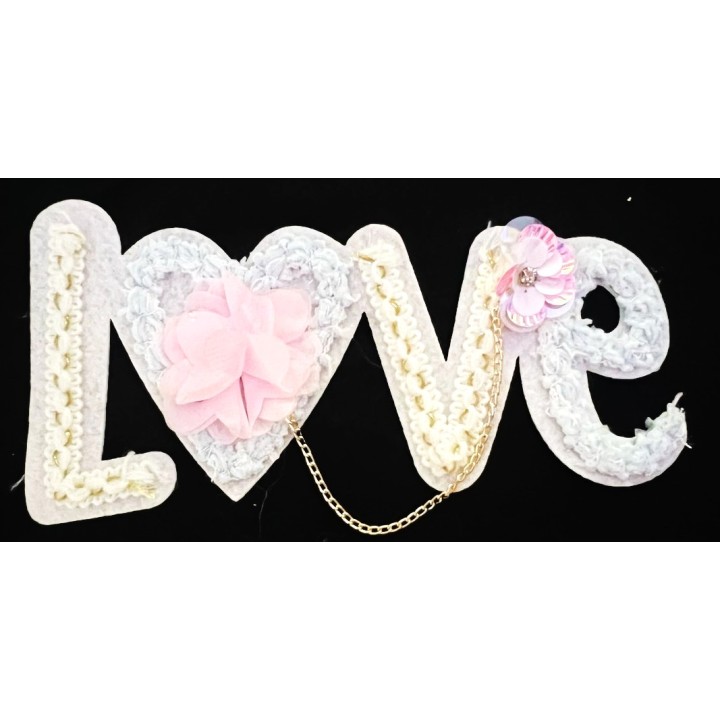 Parche decorado MAC-PAT-1169 con lentejuelas, perlas y barbas.