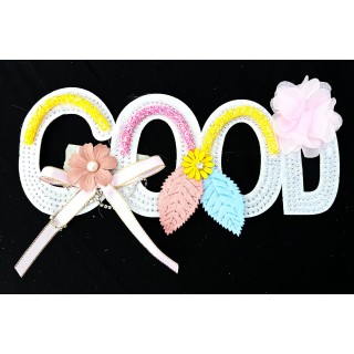 Parche decorado MAC-PAT-1228 con lentejuelas, perlas y barbas.