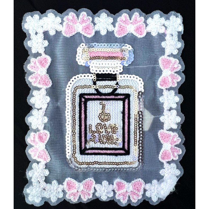 Parche decorado MAC-PAT-1242 con lentejuelas, perlas y barbas.