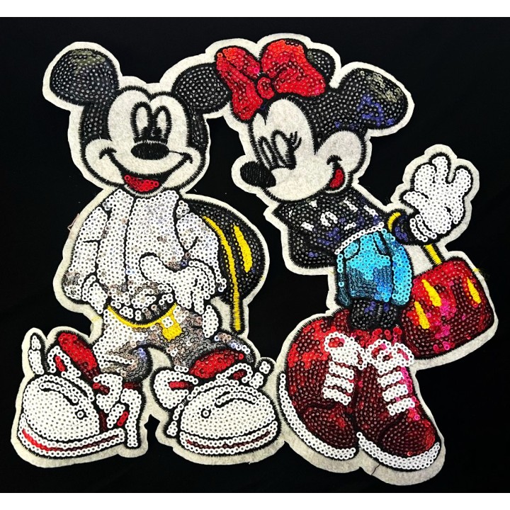 Parche decorado MAC-PAT-1106 con lentejuelas, perlas y barbas.