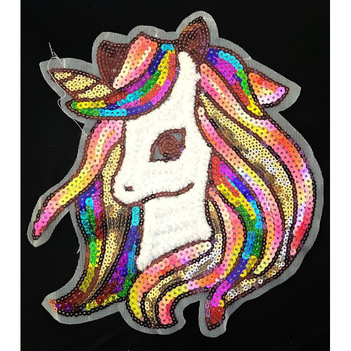 Parche decorado MAC-PAT-1108 con lentejuelas, perlas y barbas.