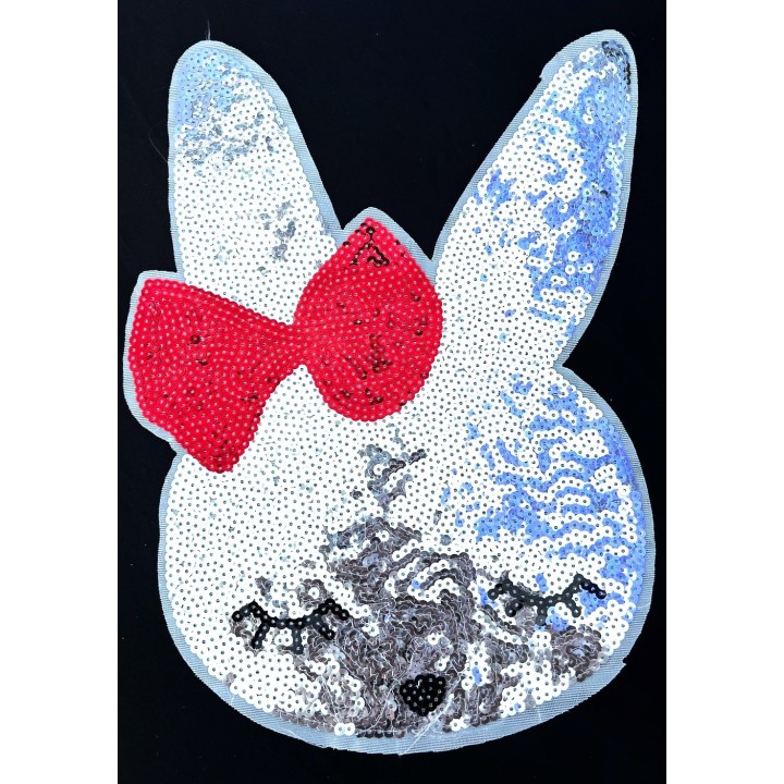 Parche decorado MAC-PAT-1237 con lentejuelas, perlas y barbas.