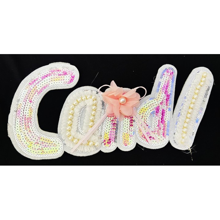 Parche decorado MAC-PAT-1152 con lentejuelas, perlas y barbas.