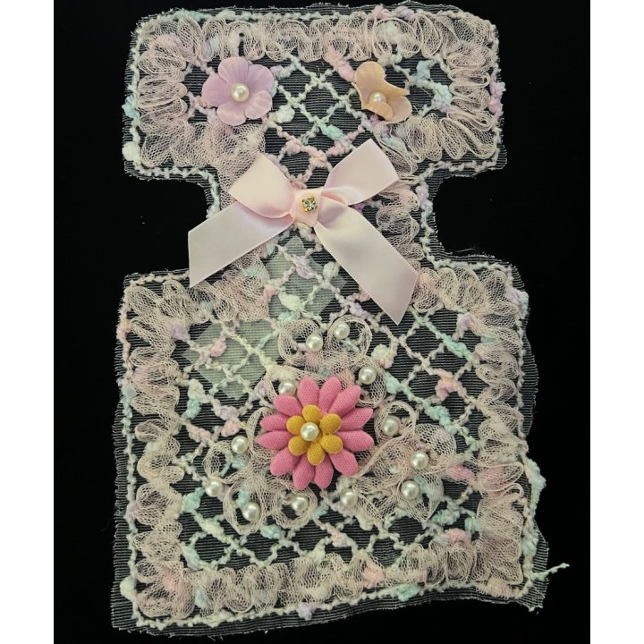 Parche decorado MAC-PAT-1100 con lentejuelas, perlas y barbas.