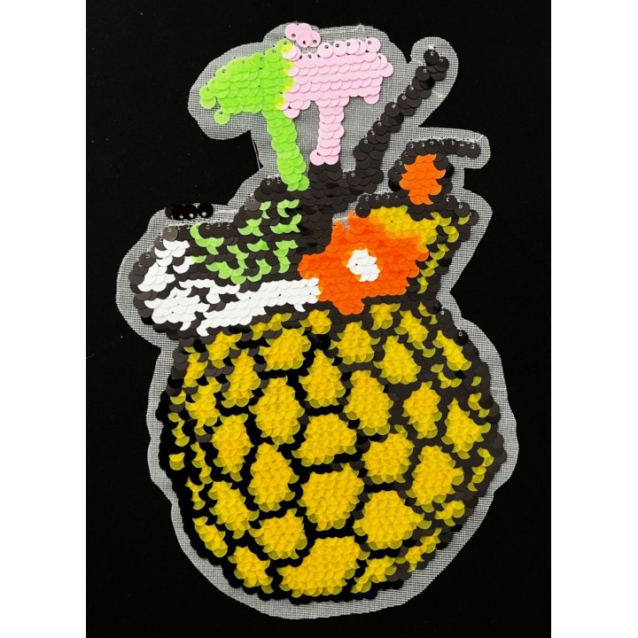 Parche decorado MAC-PAT-1125 con lentejuelas, perlas y barbas.