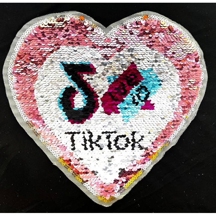 Parche decorado MAC-PAT-1173 con lentejuelas, perlas y barbas.