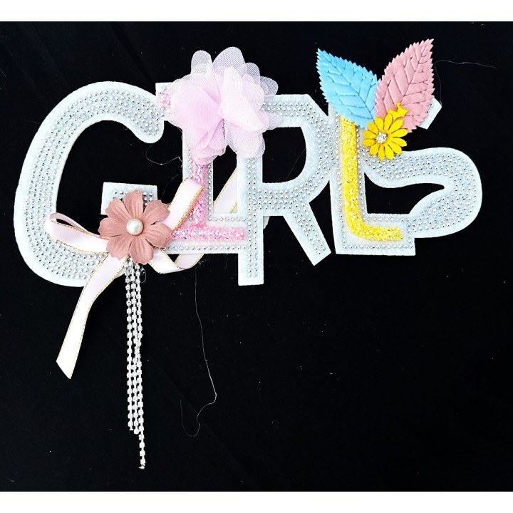 Parche decorado MAC-PAT-1225 con lentejuelas, perlas y barbas.