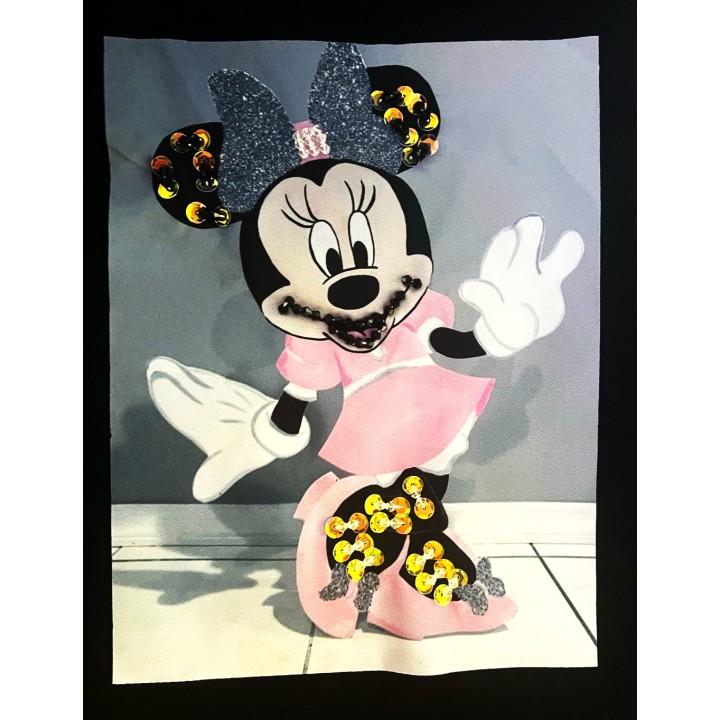 Parche decorado MAC-PAT-1204 con lentejuelas, perlas y barbas.