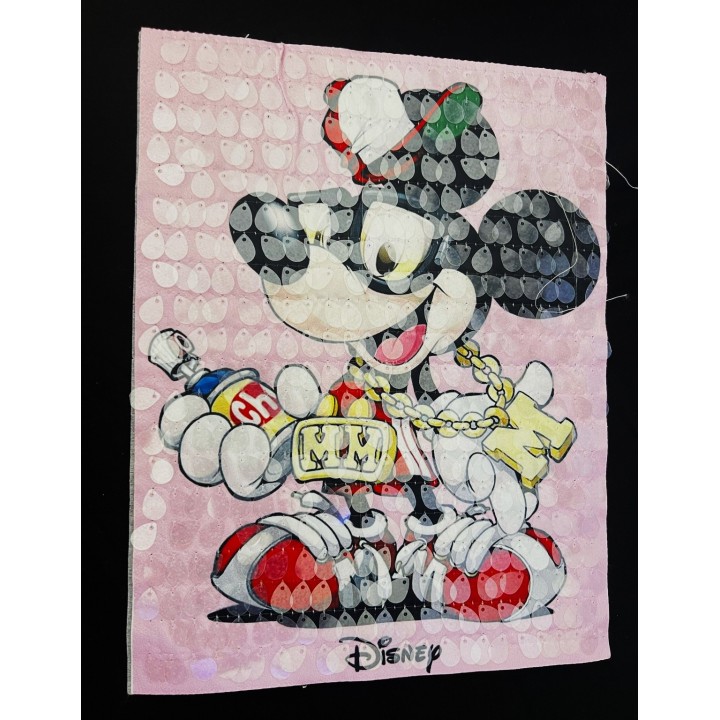 Parche decorado MAC-PAT-1156 con lentejuelas, perlas y barbas.