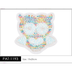 Parche decorado PAT-1193 con lentejuelas, perlas y barbas.