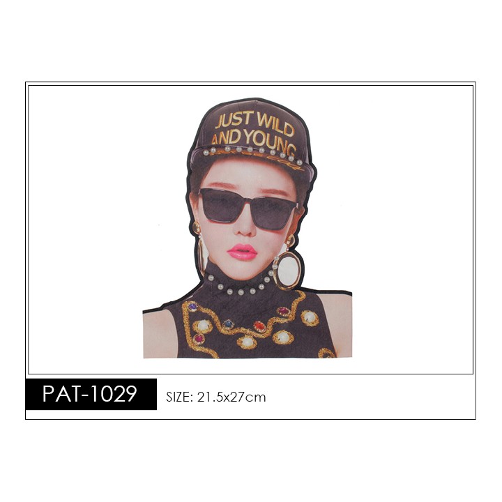 Parche decorado PAT-1029 con lentejuelas, perlas y barbas.