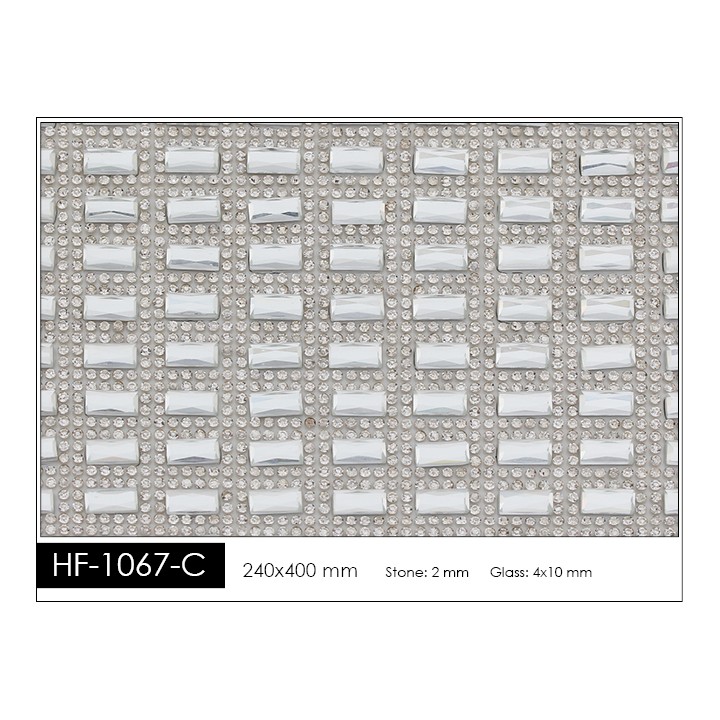 Pedrería con Estilo HF-1067-C aplicación a base de calor.