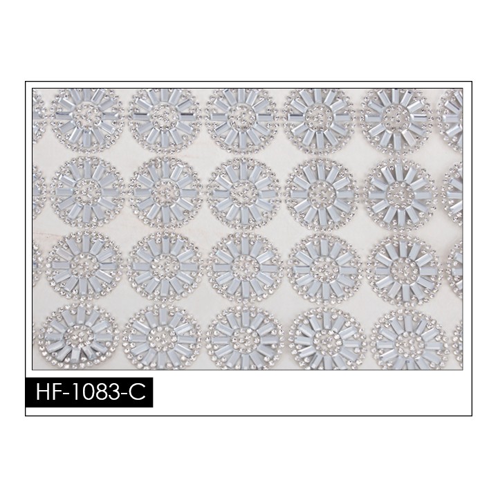 Pedrería con Estilo HF-1083-C aplicación a base de calor.