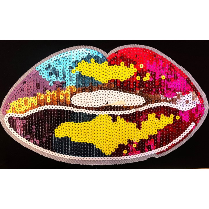 Parche decorado MAC-PAT-1251 con lentejuelas, perlas y barbas.