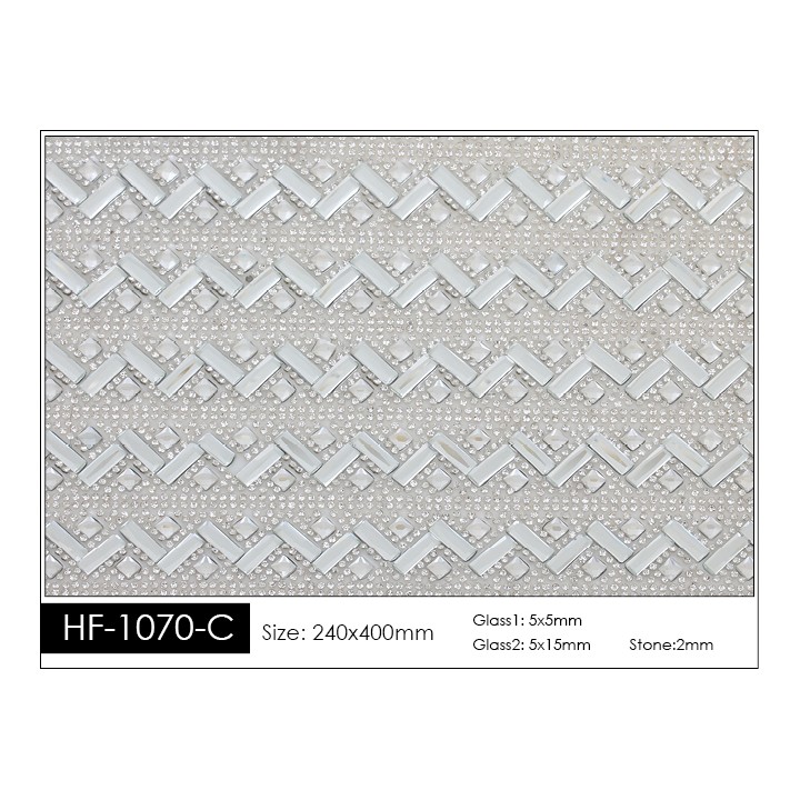 Pedrería con Estilo HF-1070-C aplicación a base de calor.
